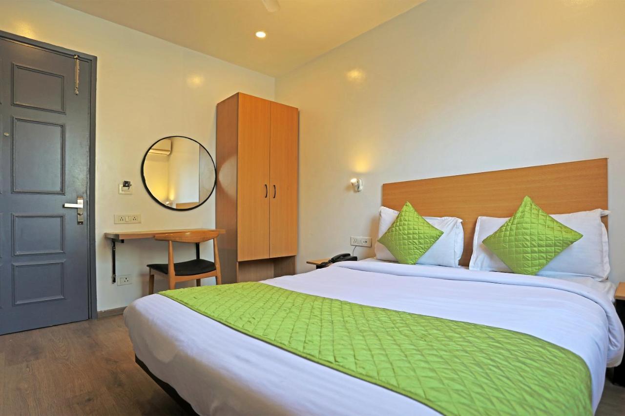 Hotel Yellow Chilli Britannia Chowk- Couple Friendly Local Id Accepted 3*